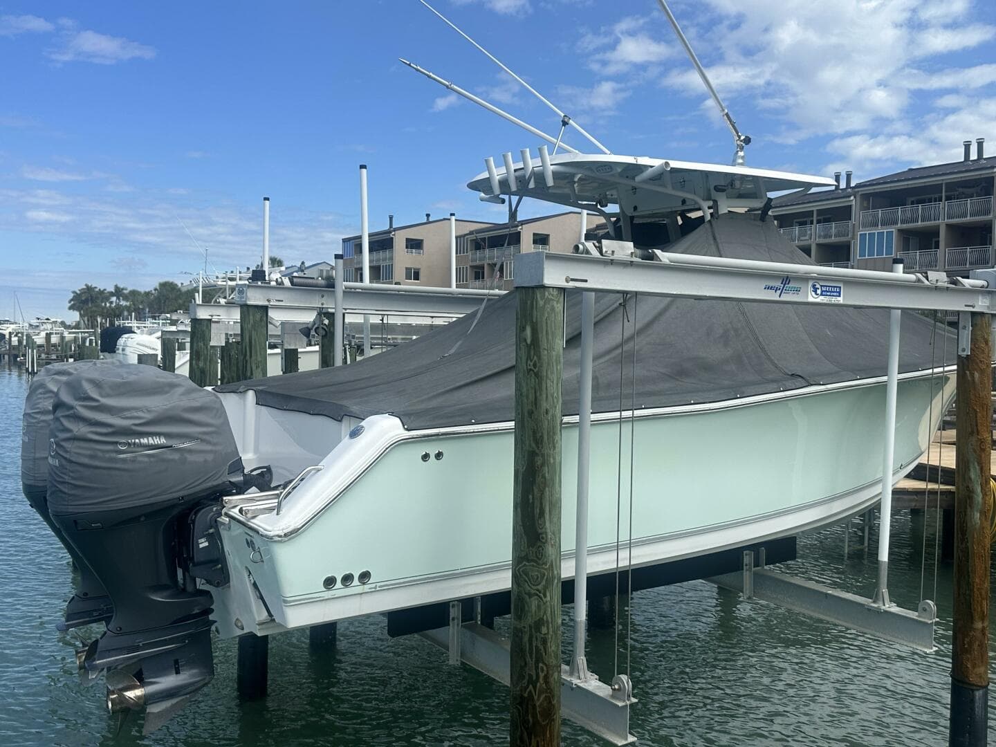 2014 Sea Hunt 27 Gamefish Forward Seating