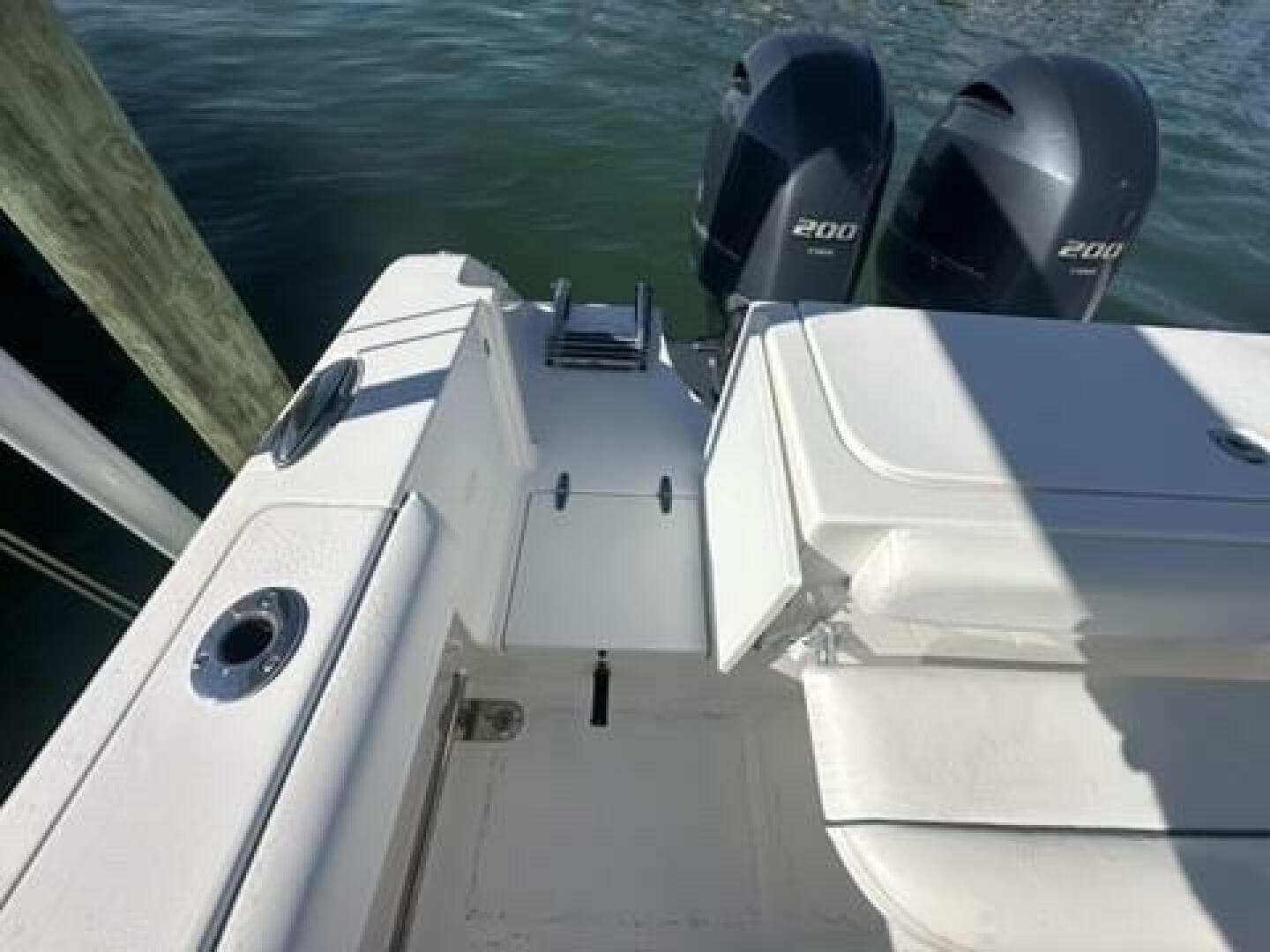 2014 Sea Hunt 27 Gamefish Forward Seating