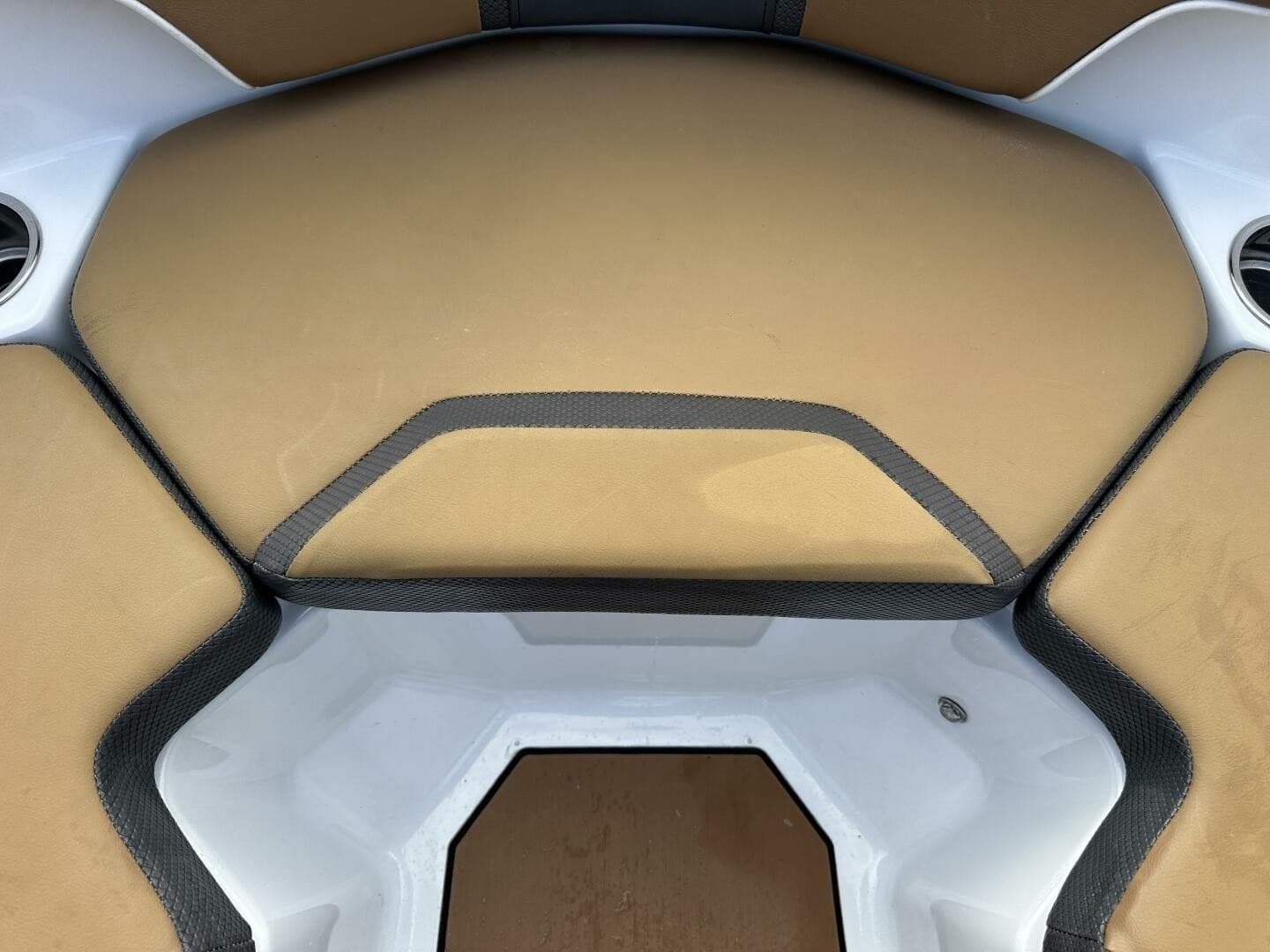 2021 Scarab 215