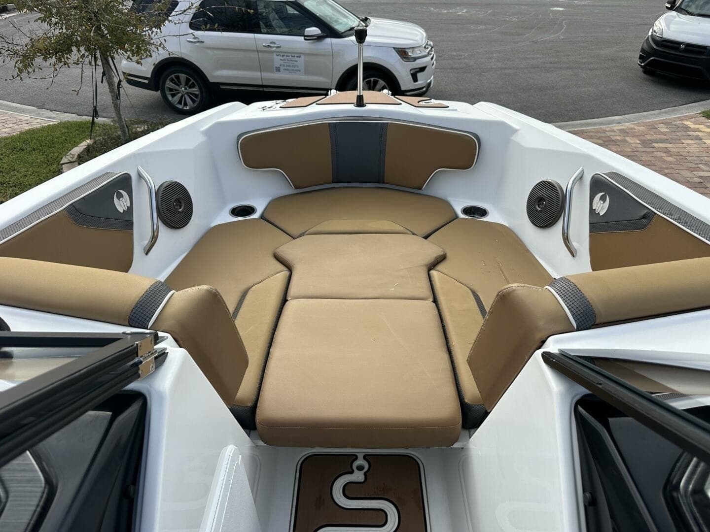 2021 Scarab 215