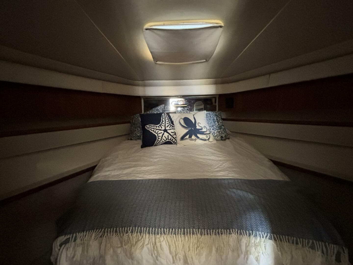 1993 Tiara Yachts 4300 Convertible