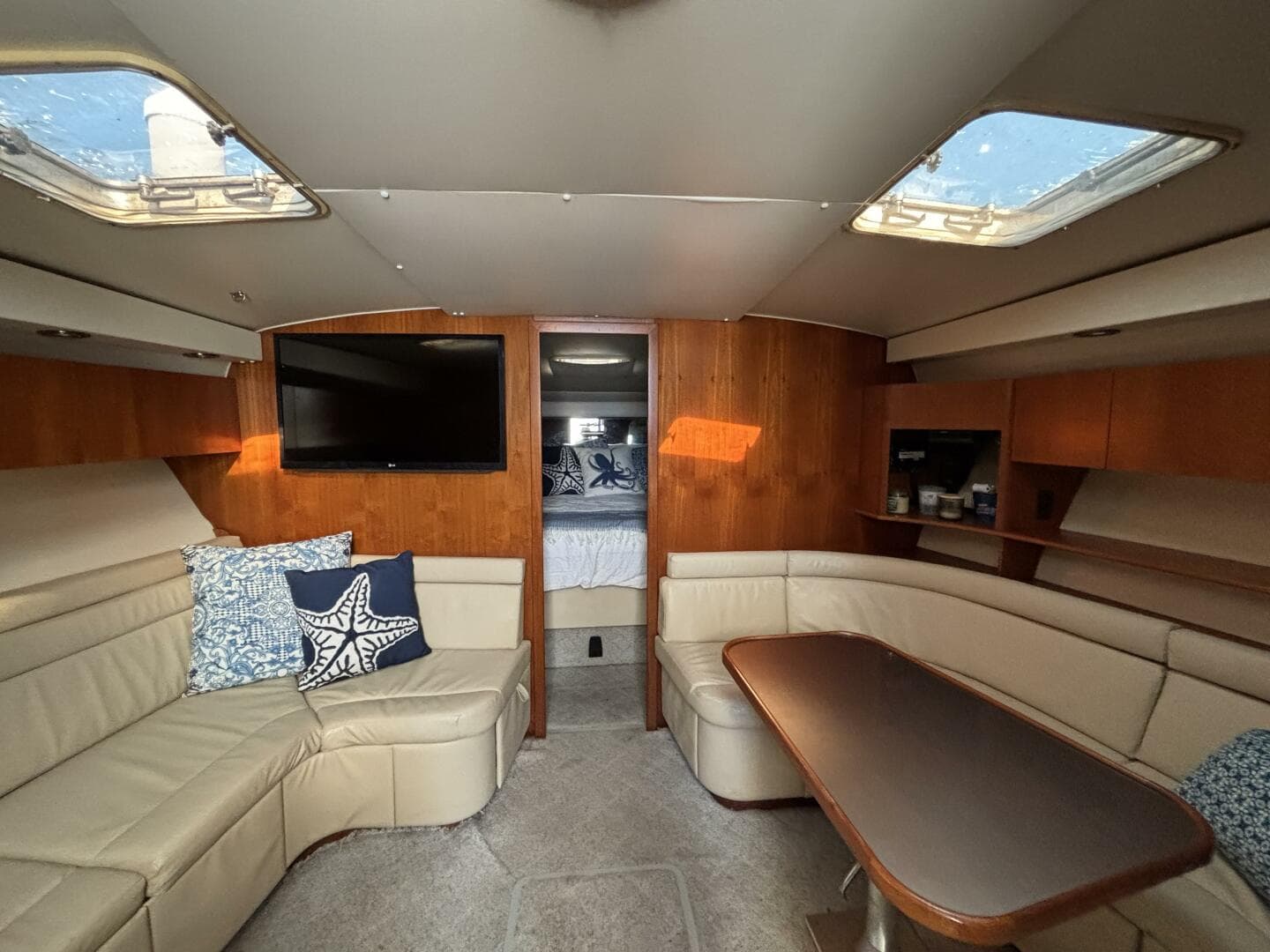 1993 Tiara Yachts 4300 Convertible