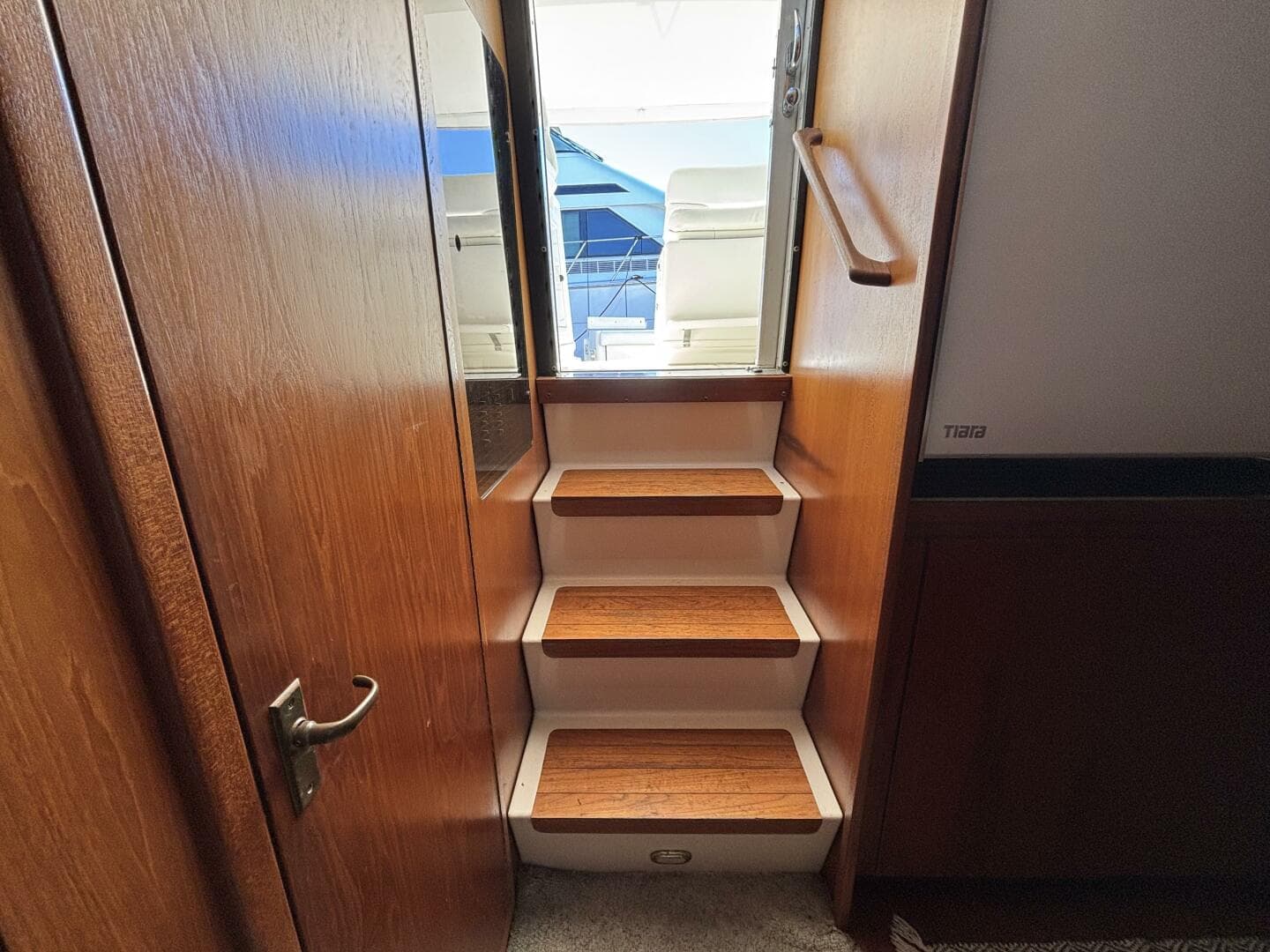 1993 Tiara Yachts 4300 Convertible