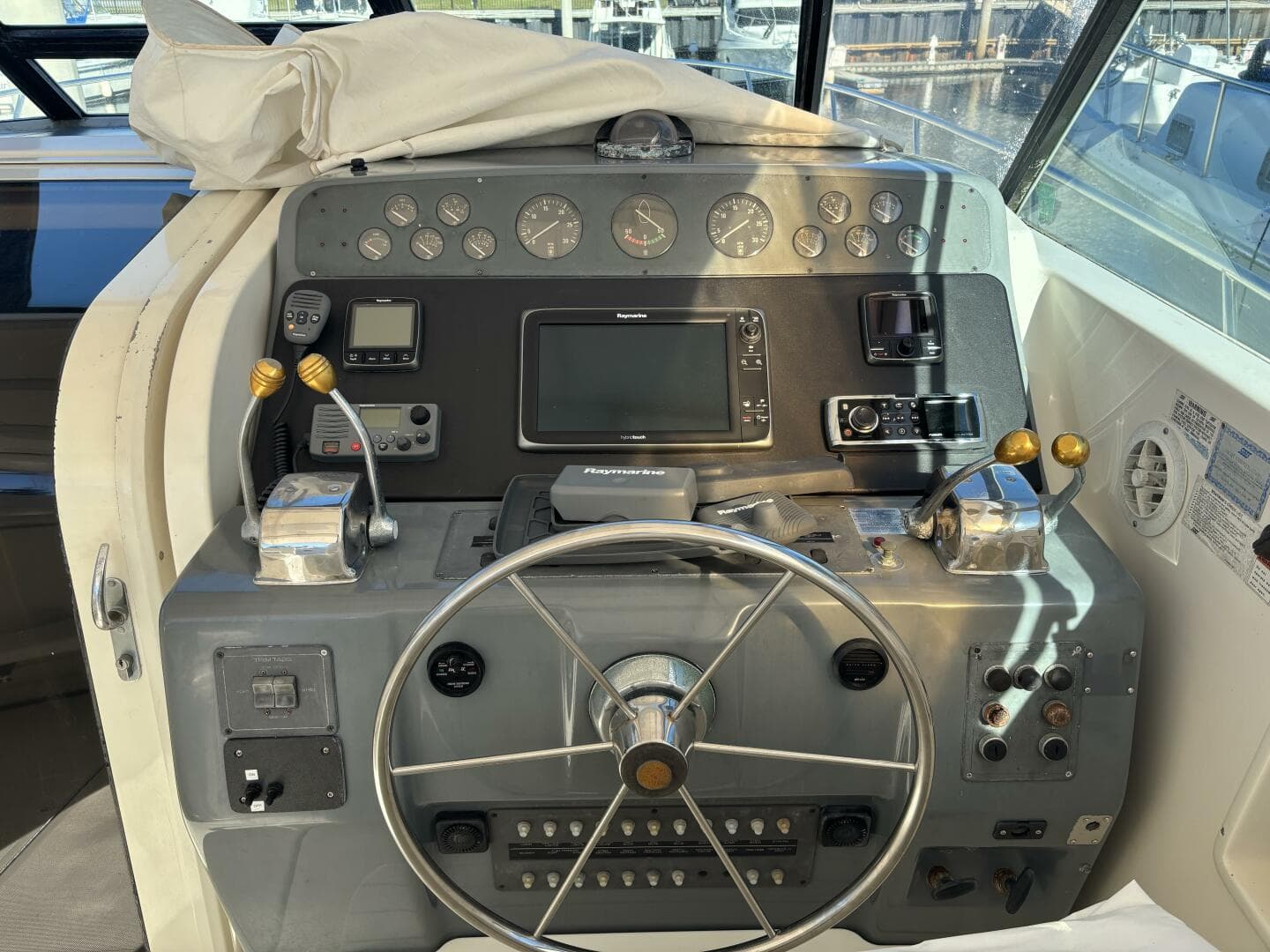 1993 Tiara Yachts 4300 Convertible