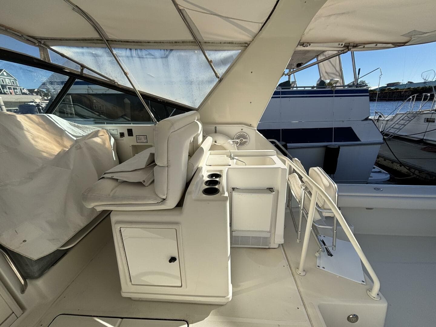1993 Tiara Yachts 4300 Convertible