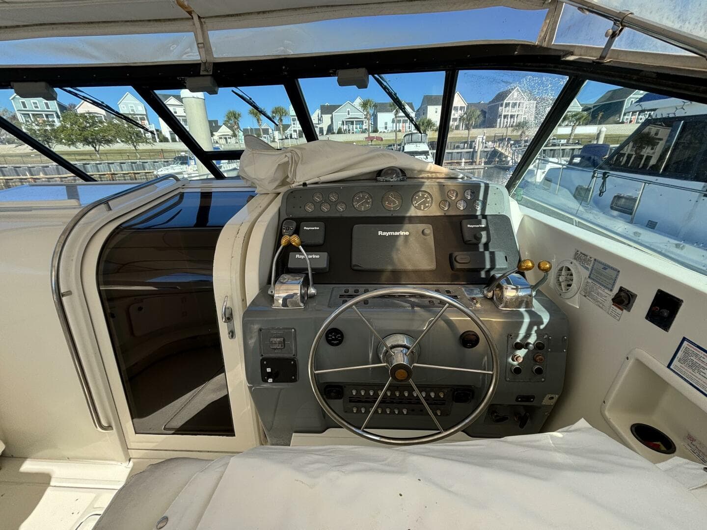 1993 Tiara Yachts 4300 Convertible