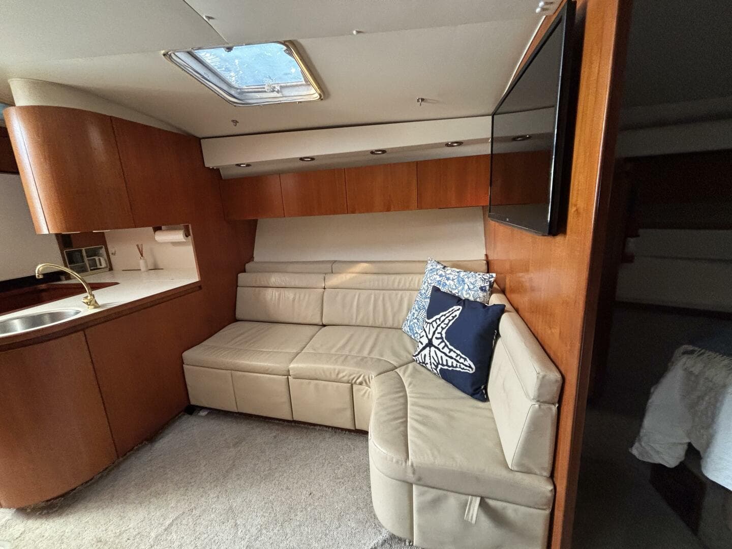 1993 Tiara Yachts 4300 Convertible