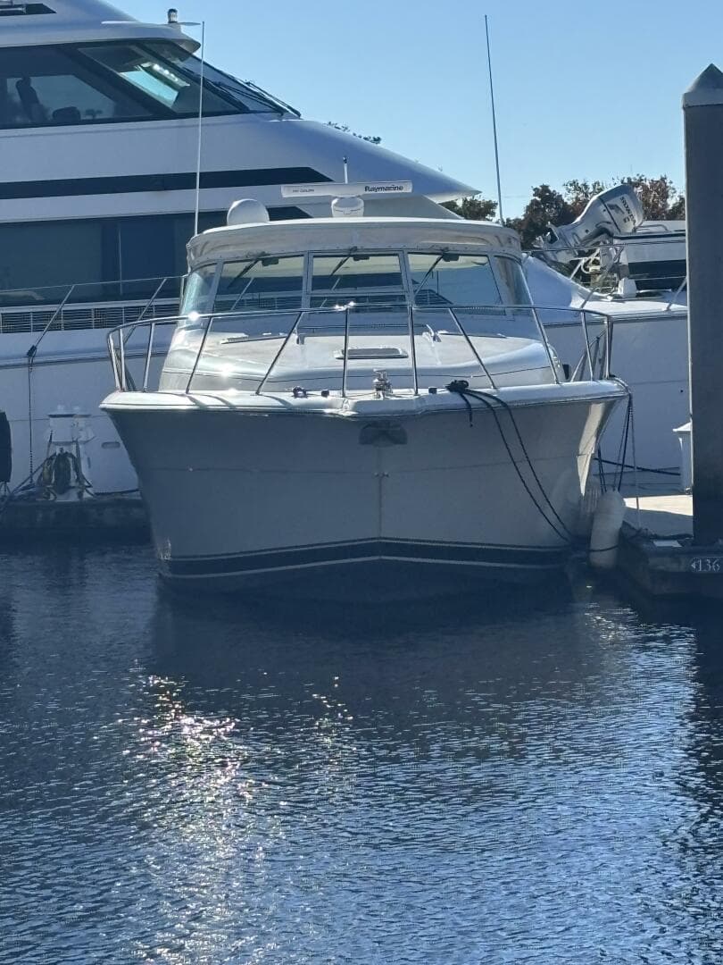 1993 Tiara Yachts 4300 Convertible