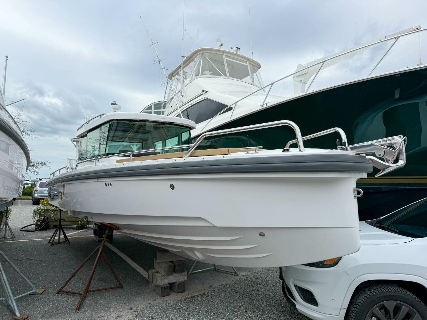 2020 Axopar 28 Cabin w/Wet Bar