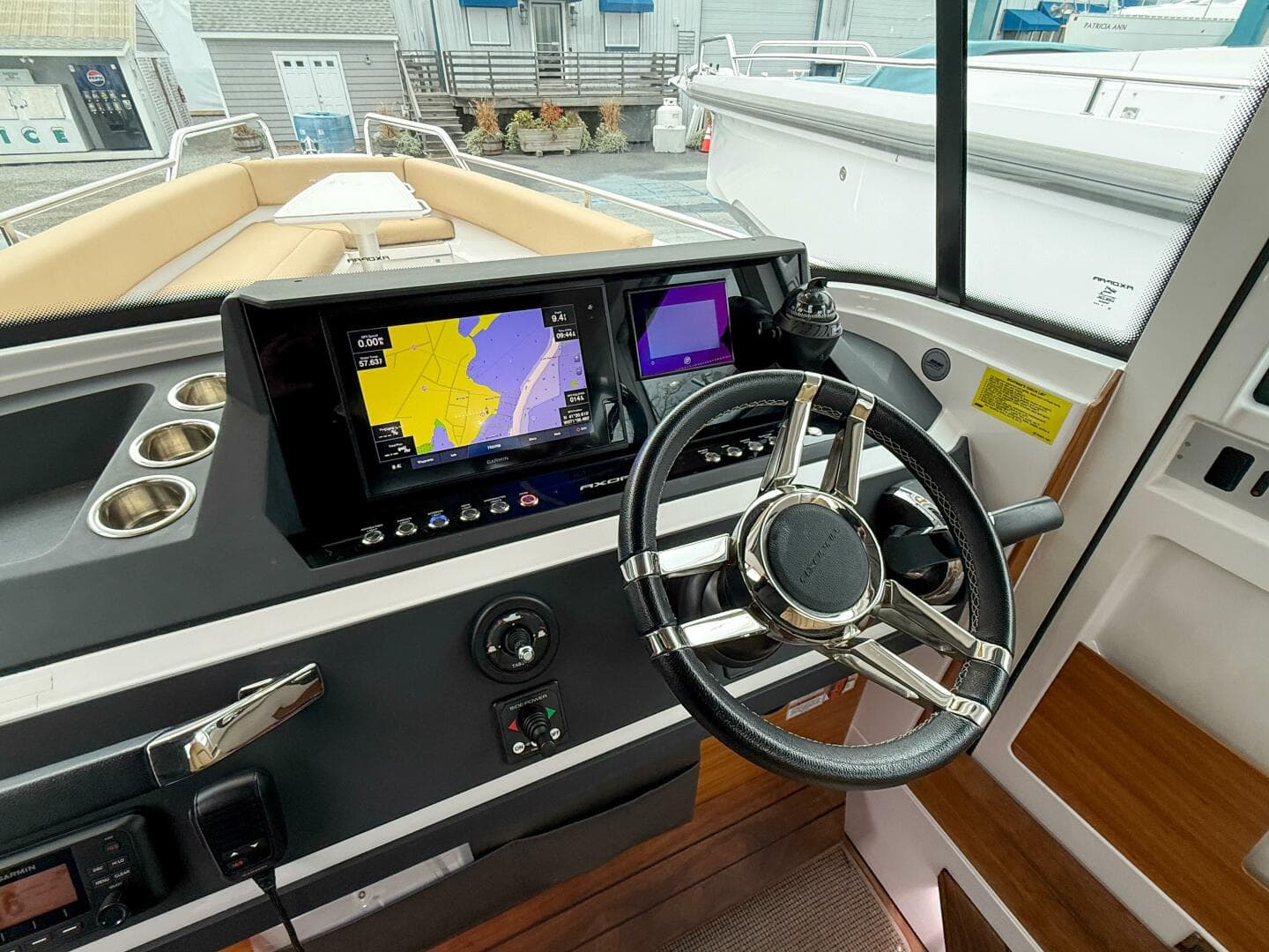 2020 Axopar 28 Cabin w/Wet Bar