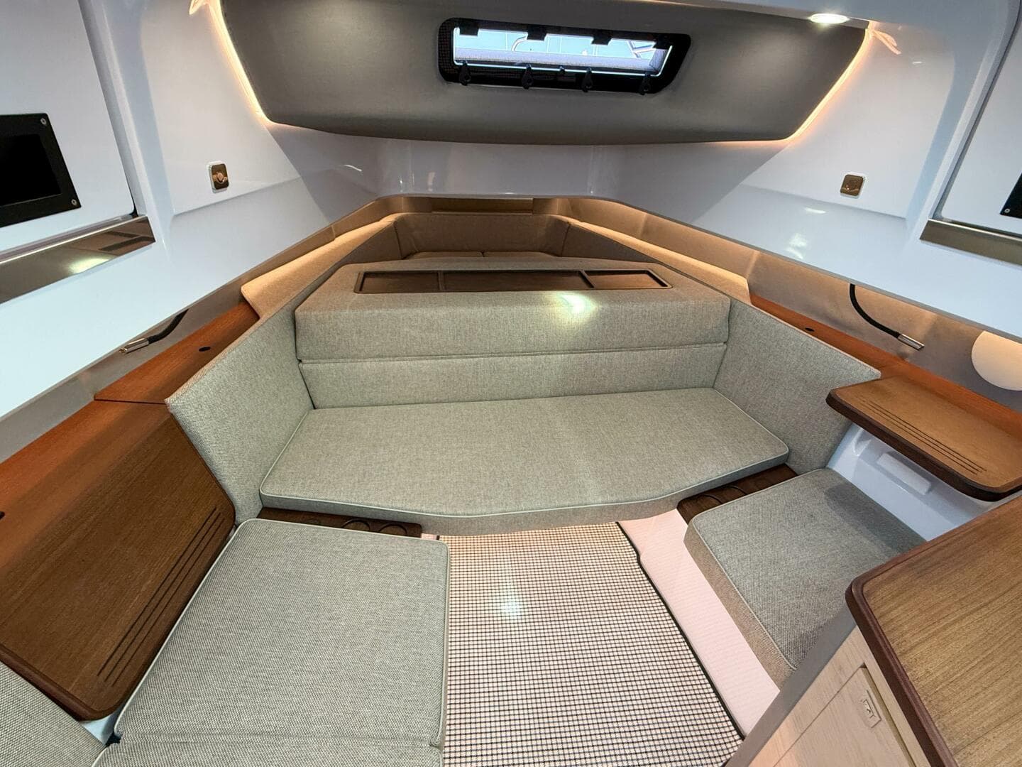 2024 Axopar 45 XC Cross Cabin