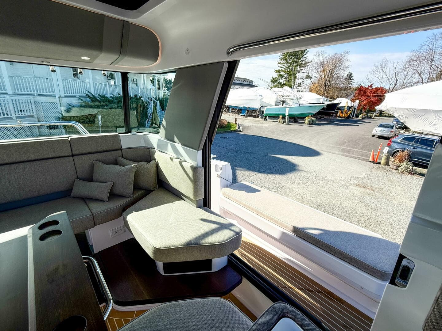 2024 Axopar 45 XC Cross Cabin