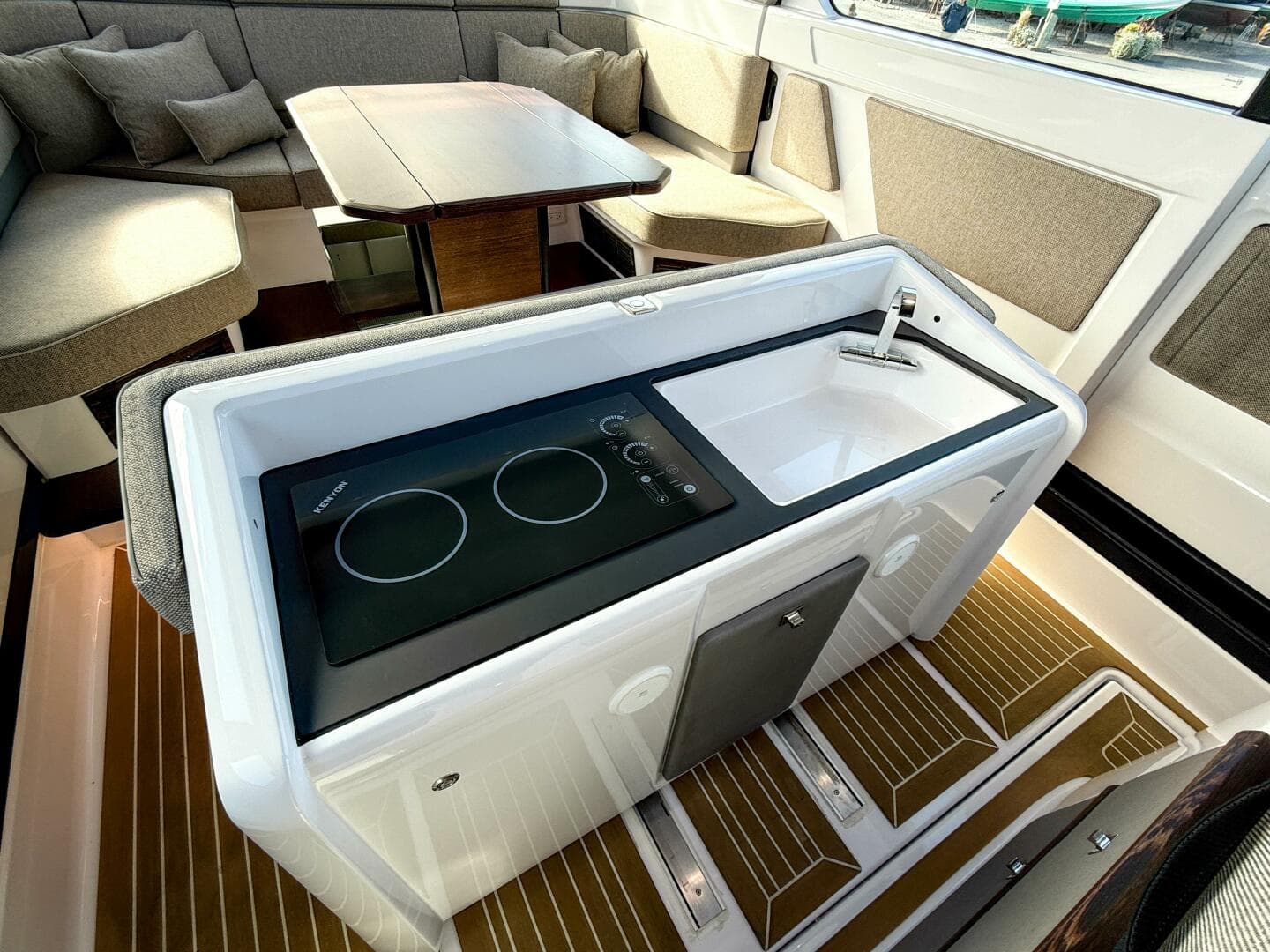 2024 Axopar 45 XC Cross Cabin