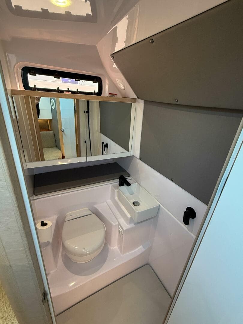 2024 Axopar 45 XC Cross Cabin