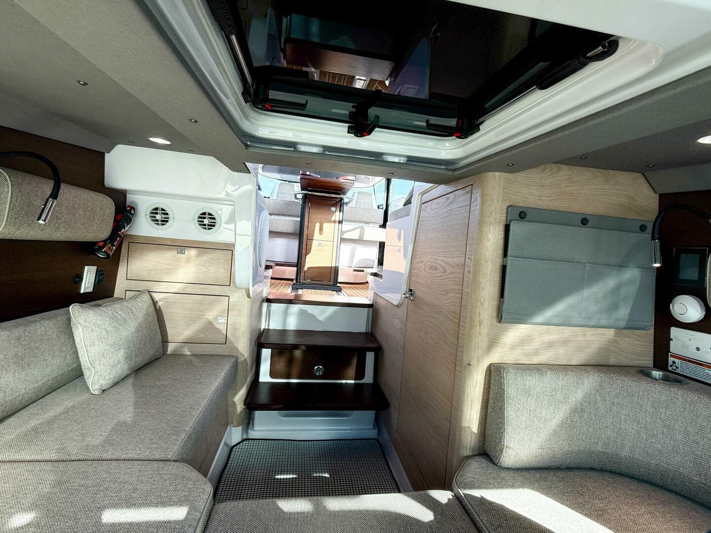 2024 Axopar 45 XC Cross Cabin