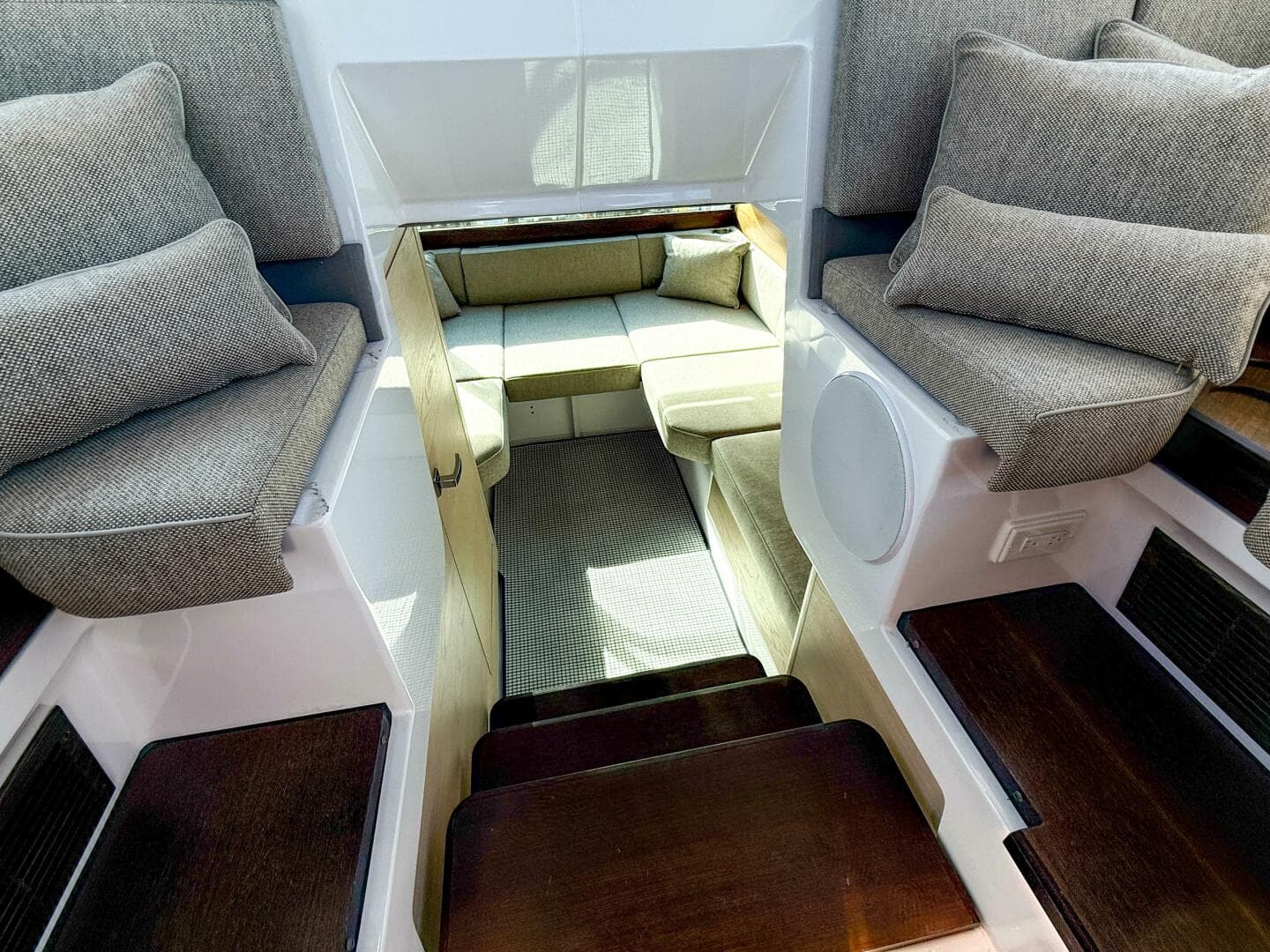 2024 Axopar 45 XC Cross Cabin