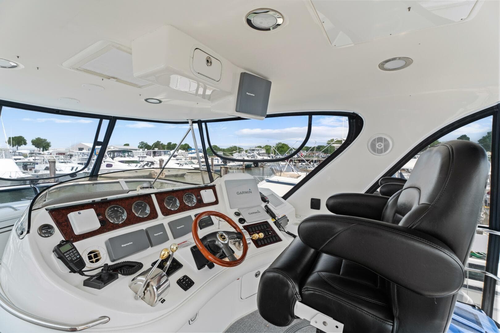 2003 Sea Ray 480 Sedan Bridge