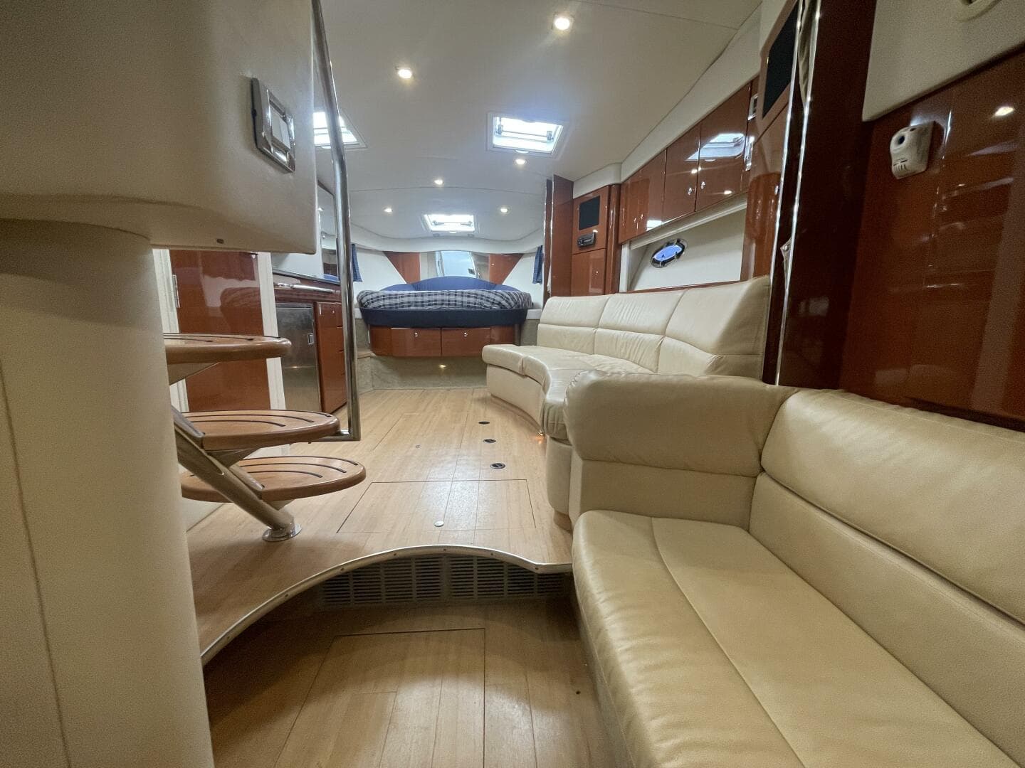 2011 Formula 34PC Salon settee