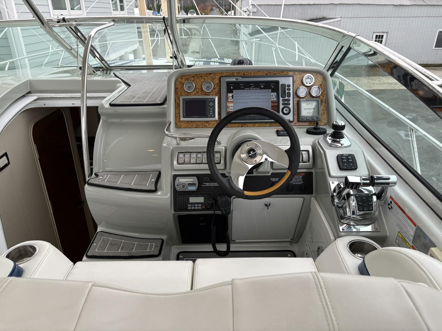 2011 Formula 34PC helm