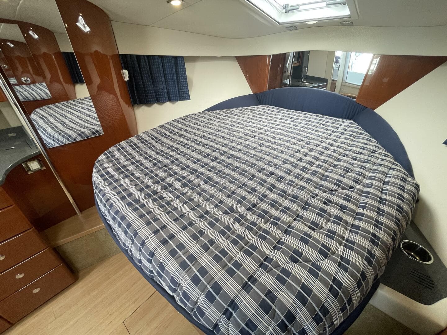 2011 Formula 34PC island berth