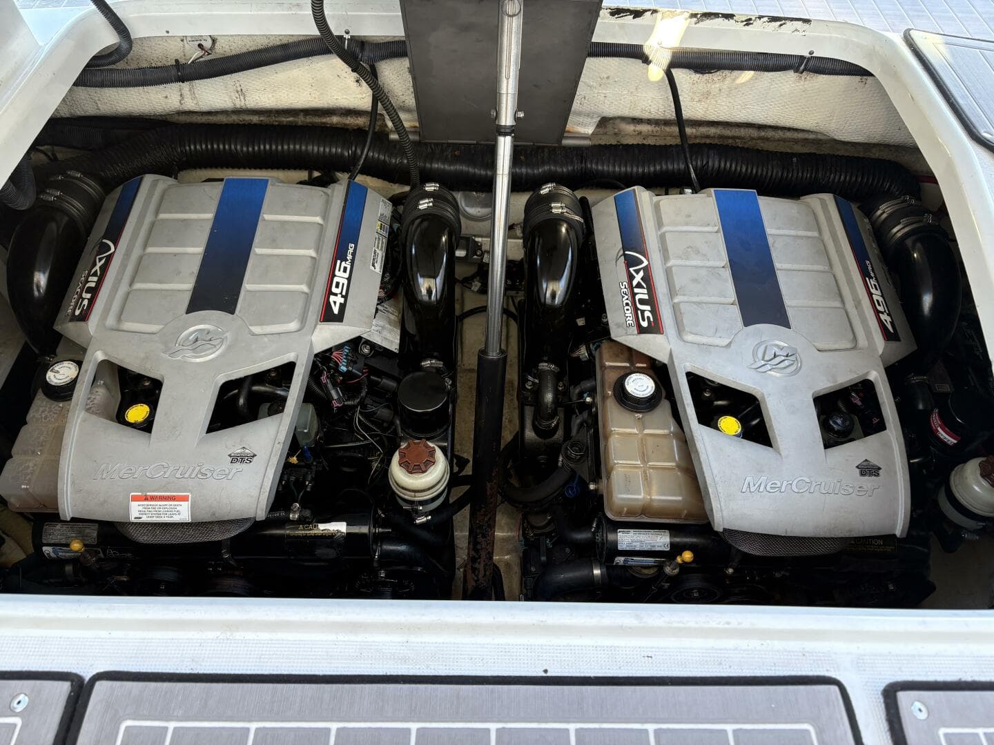 2011 Formula 34PC twin engines