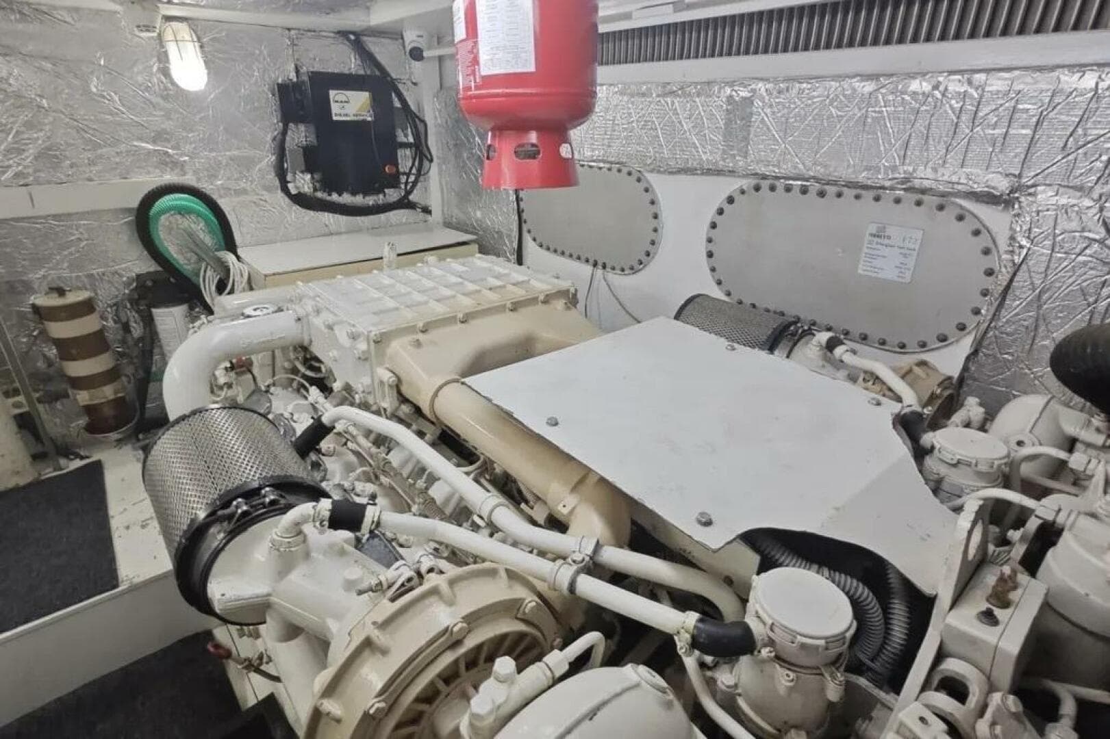 2002 Ferretti Yachts 720