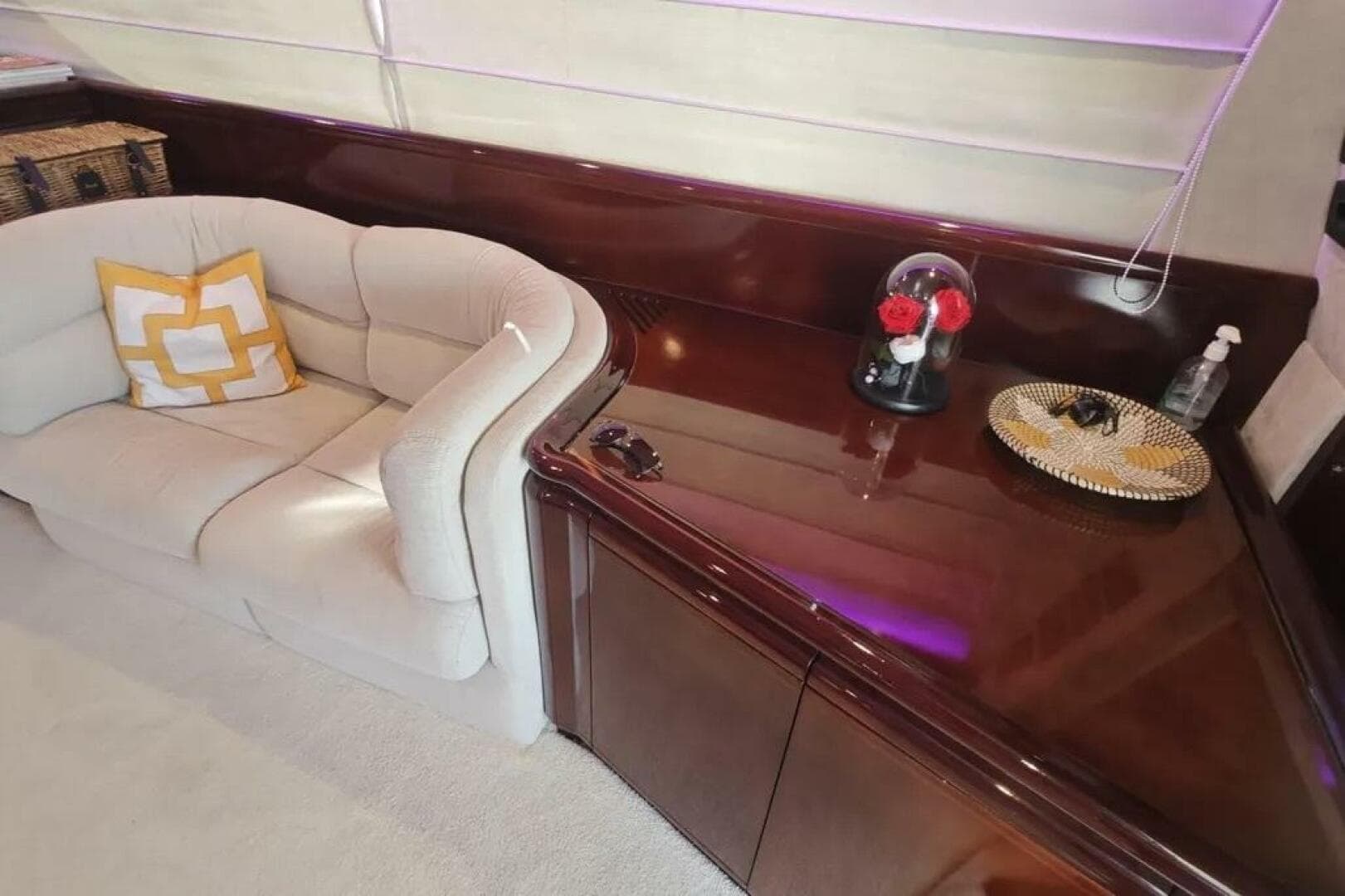 2002 Ferretti Yachts 720