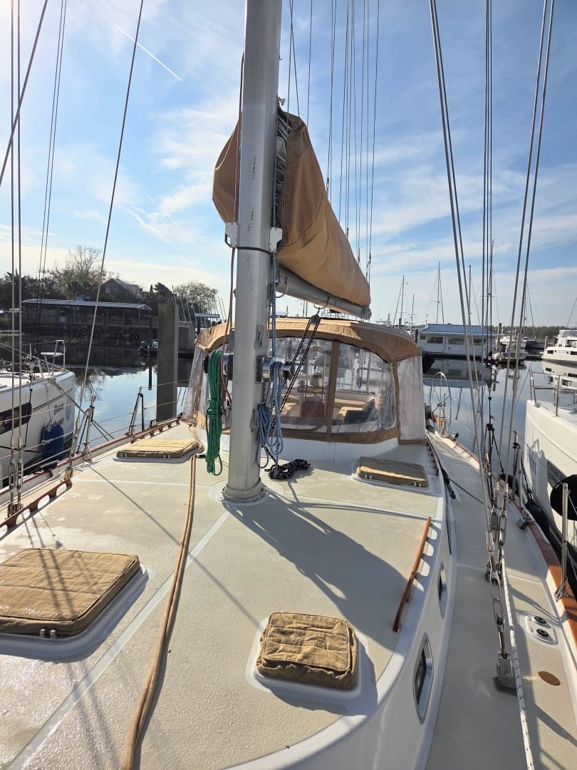1985 Endeavour 51