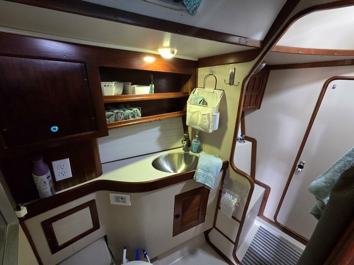 1985 Endeavour 51