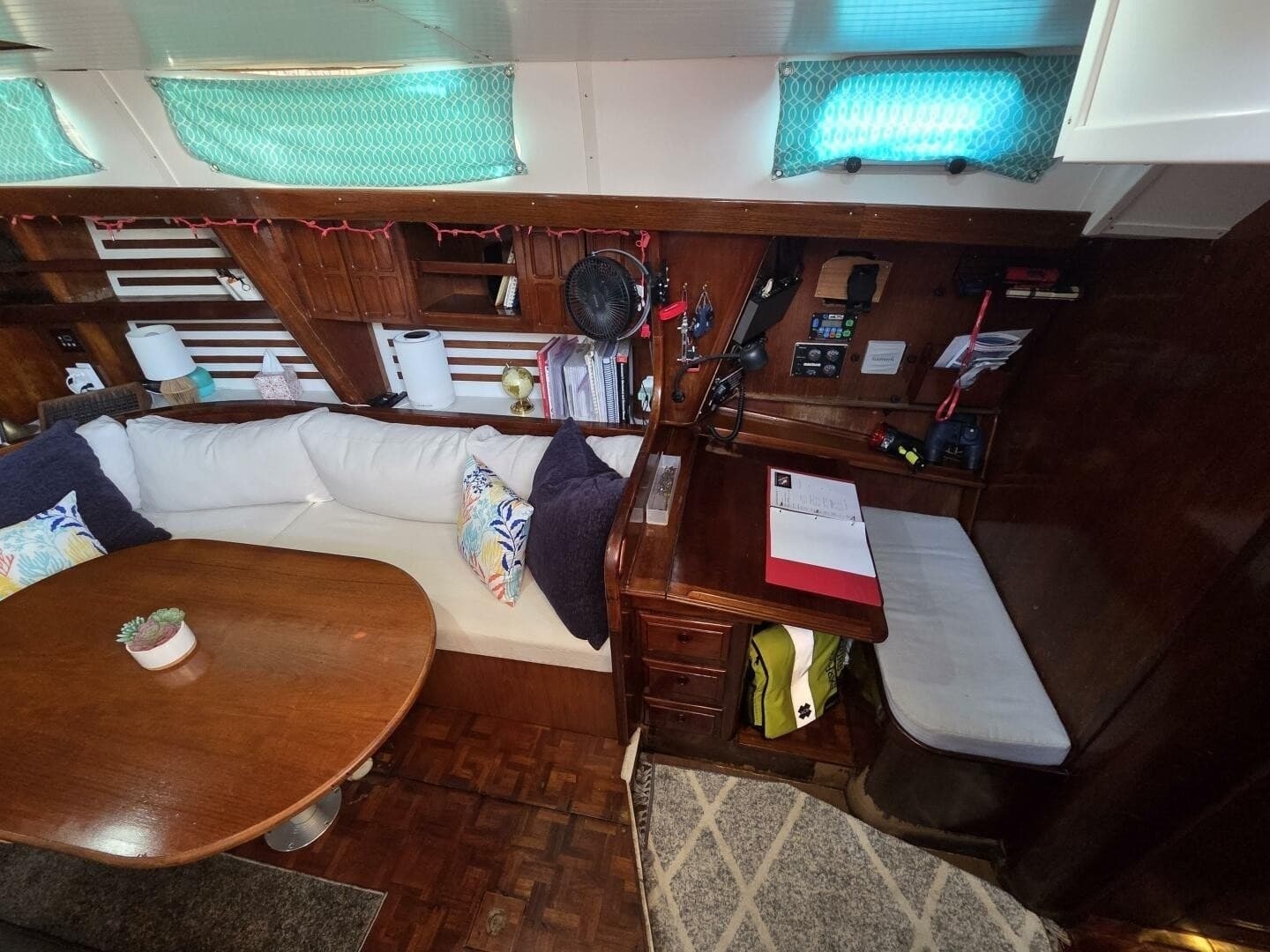 1985 Endeavour 51