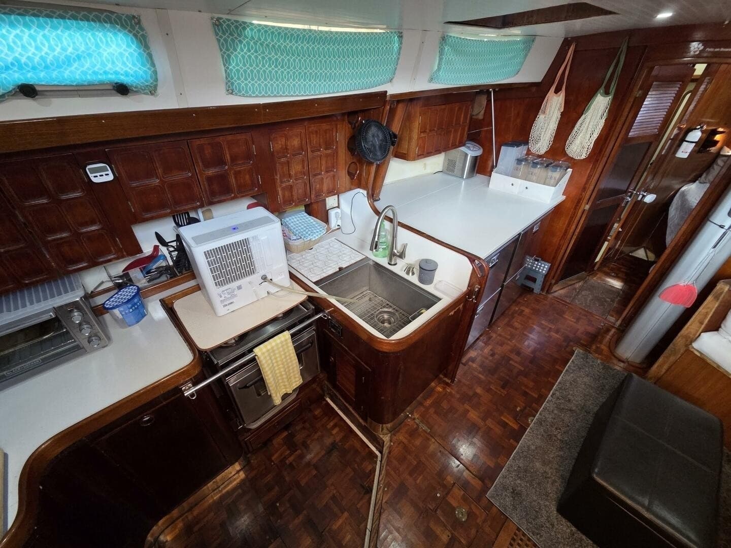 1985 Endeavour 51