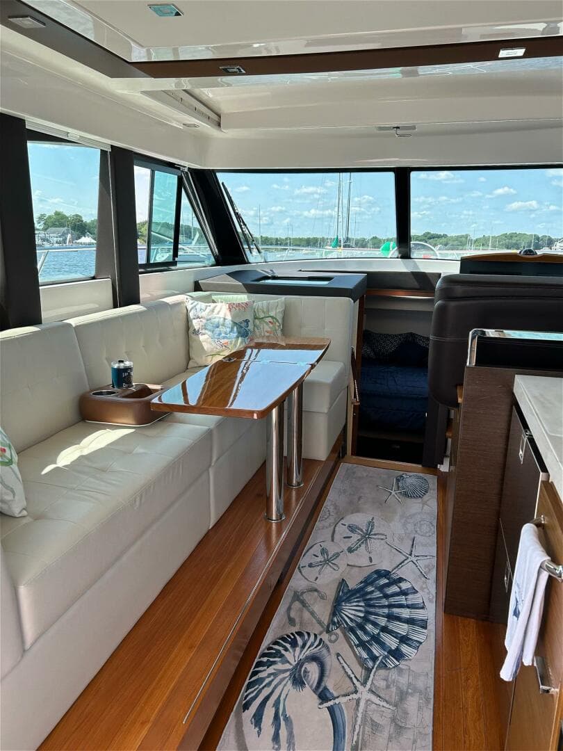 2017 Tiara Yachts C39 Coupe