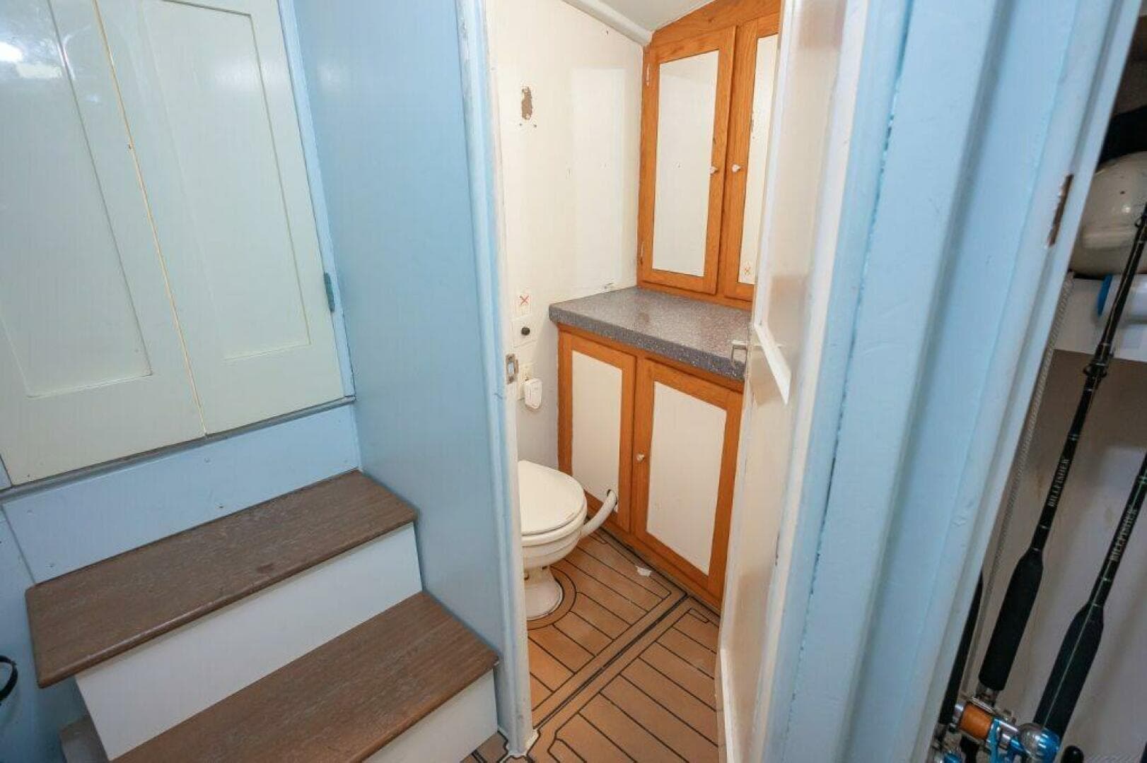 5d811c94 E7b0 4d95 8006 95a13b64c930