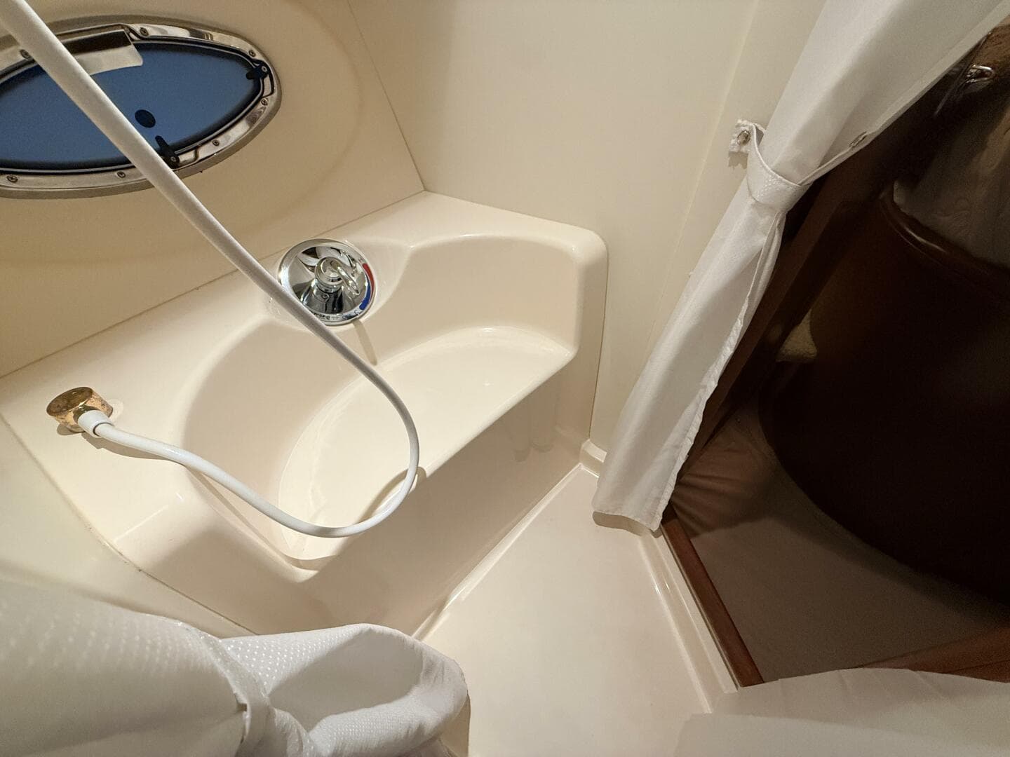 2006 Silverton 38 Sport Bridge