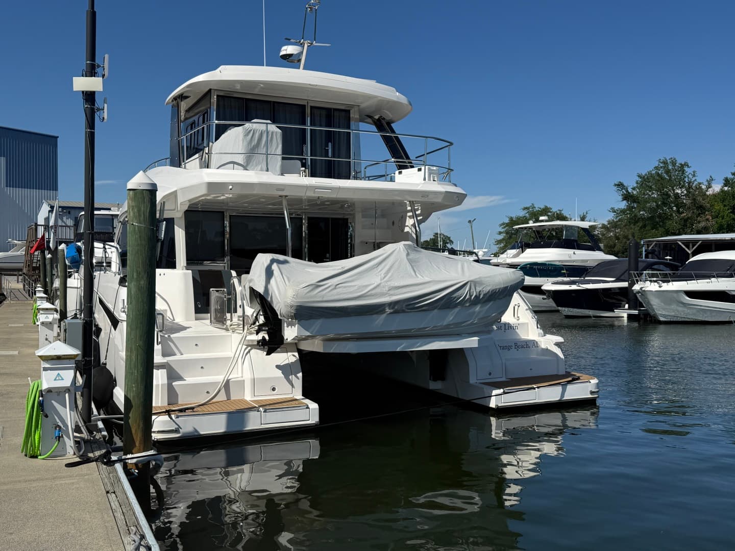 2025 Aquila 54 ENCLOSED BRIDGE