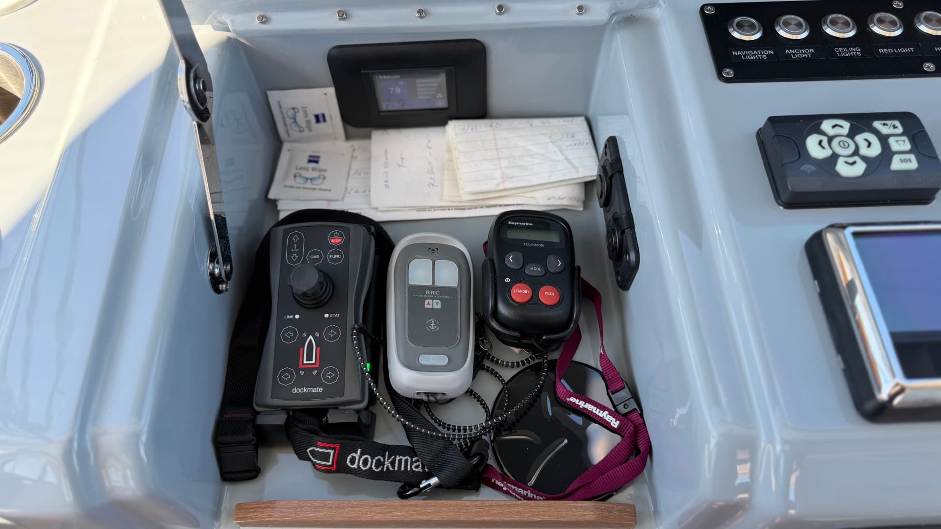 2025 Aquila 54 ENCLOSED BRIDGE