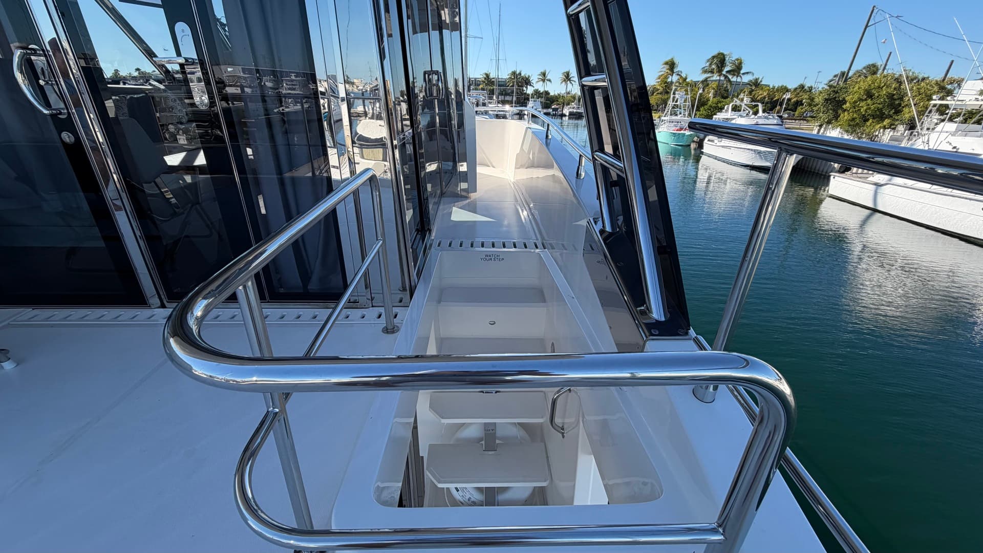 2025 Aquila 54 ENCLOSED BRIDGE