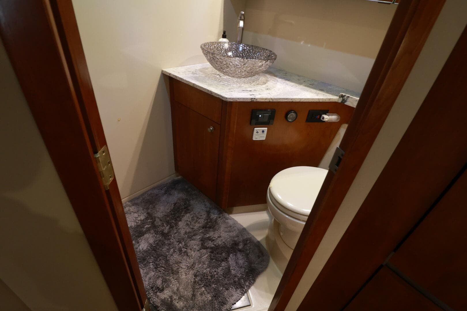 2007 Cruisers 520 Express