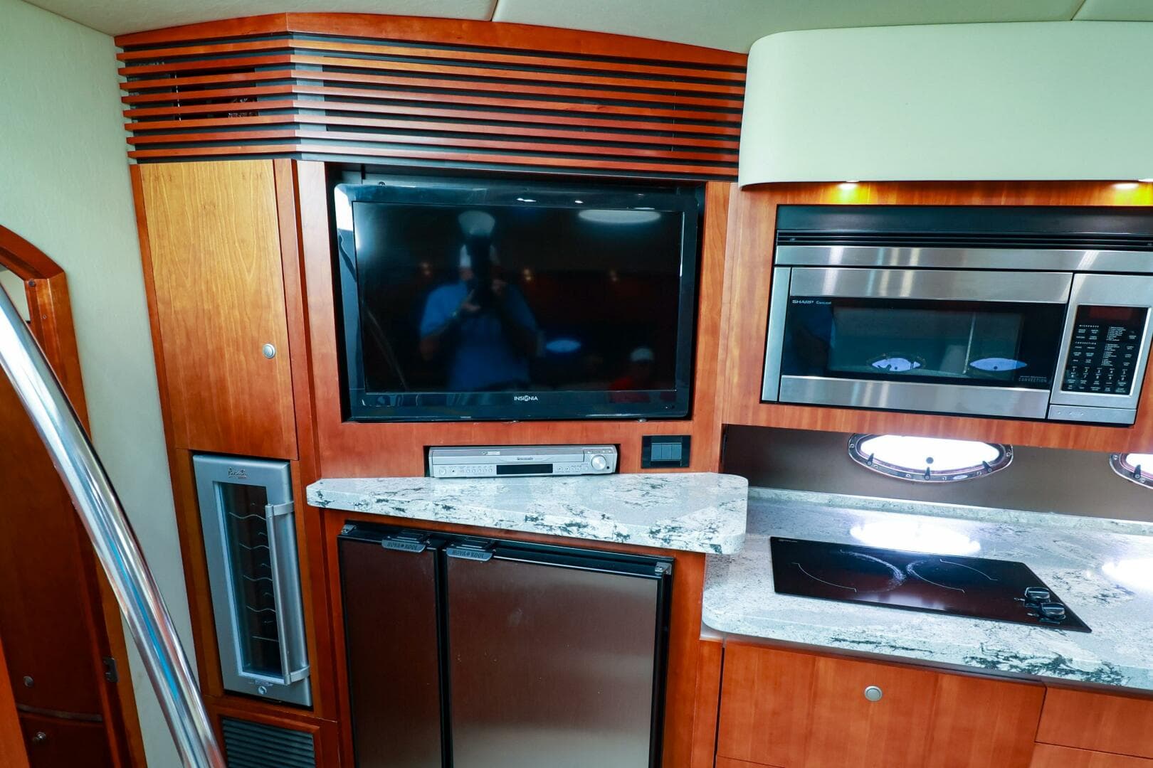 2007 Cruisers 520 Express