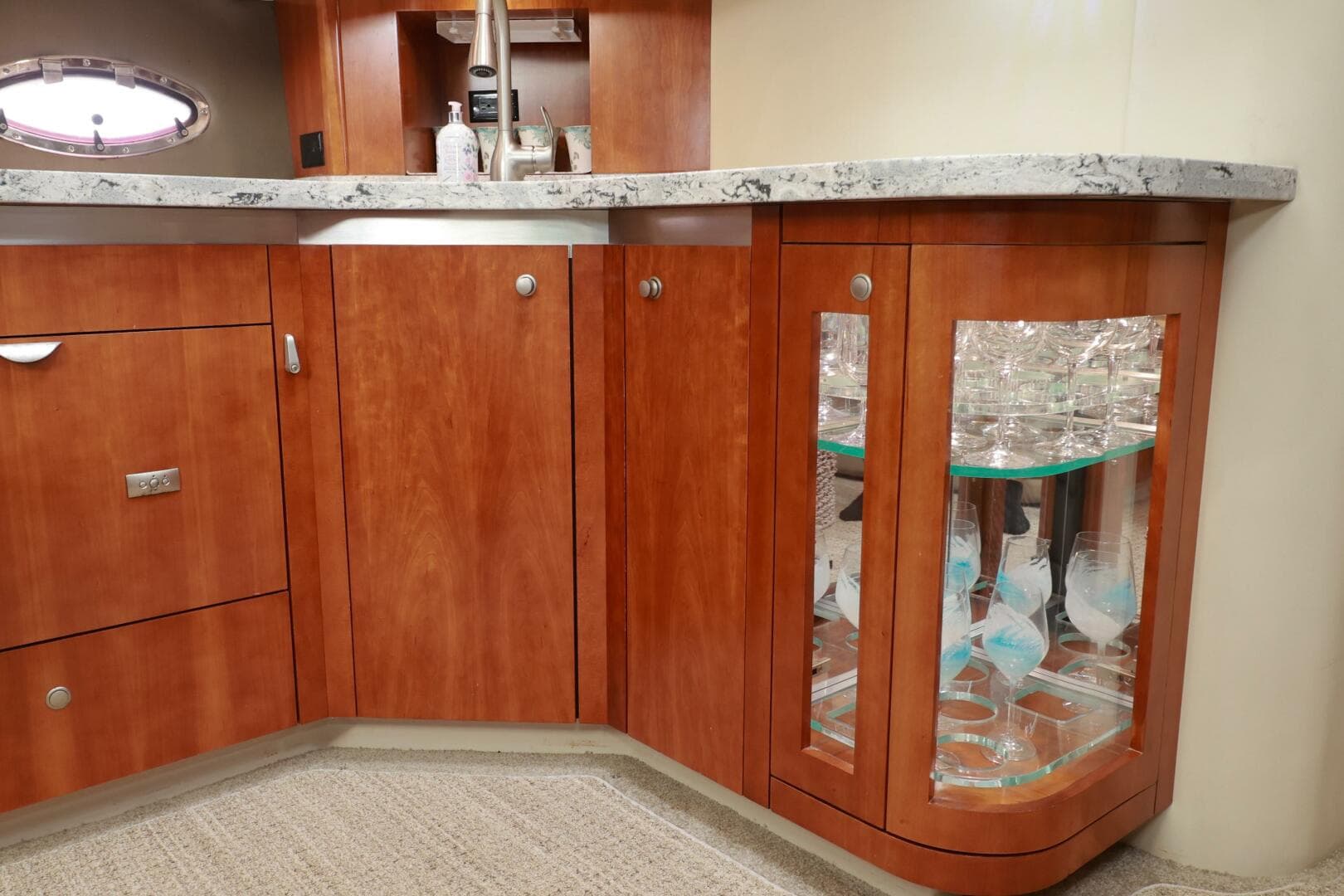 2007 Cruisers 520 Express