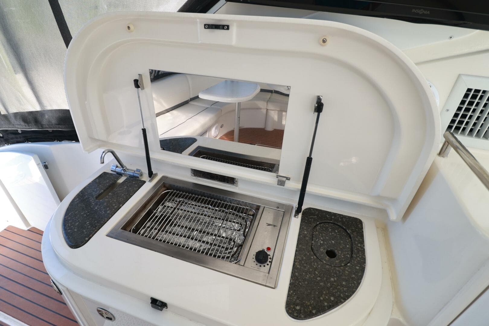 2007 Cruisers 520 Express