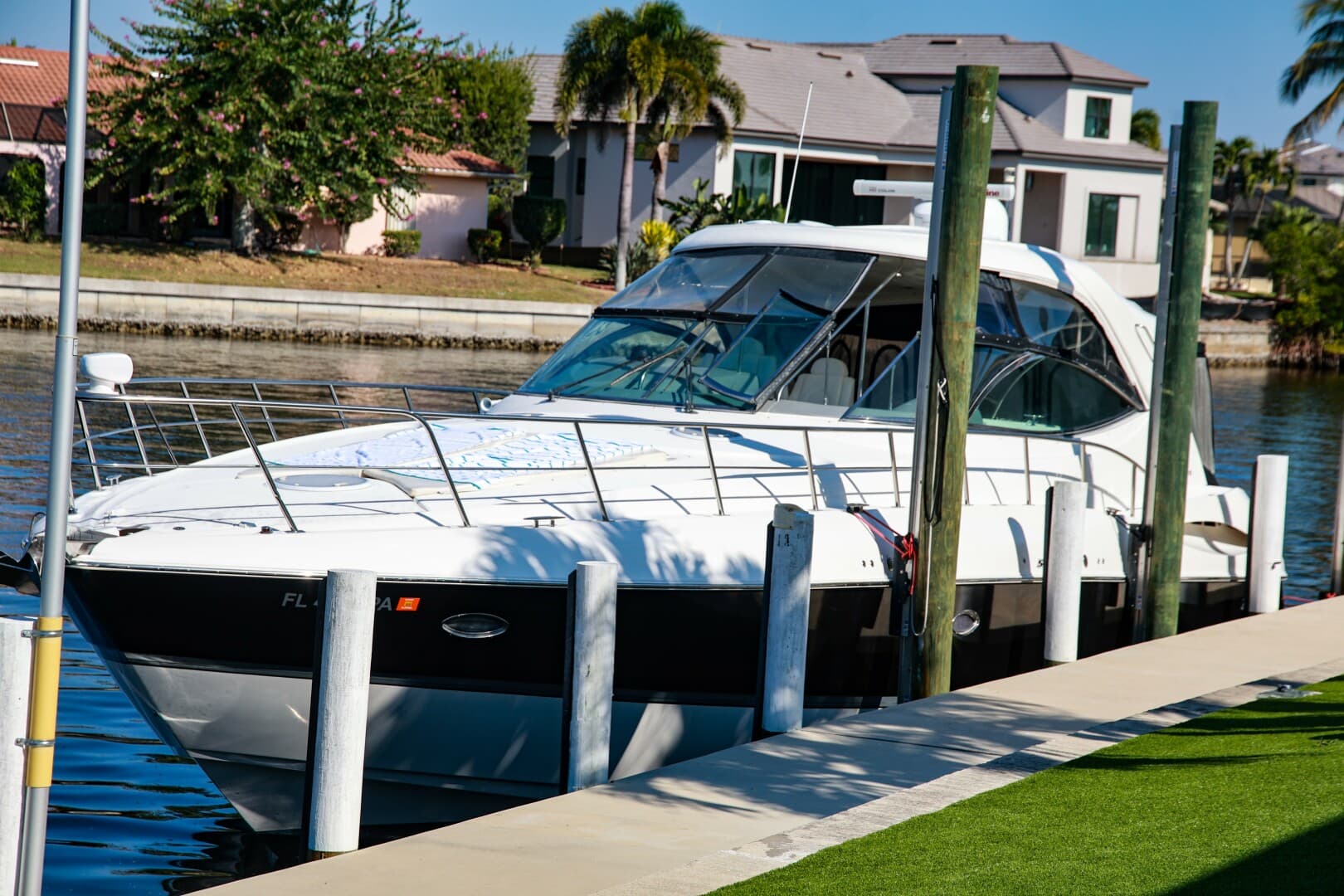 2007 Cruisers 520 Express