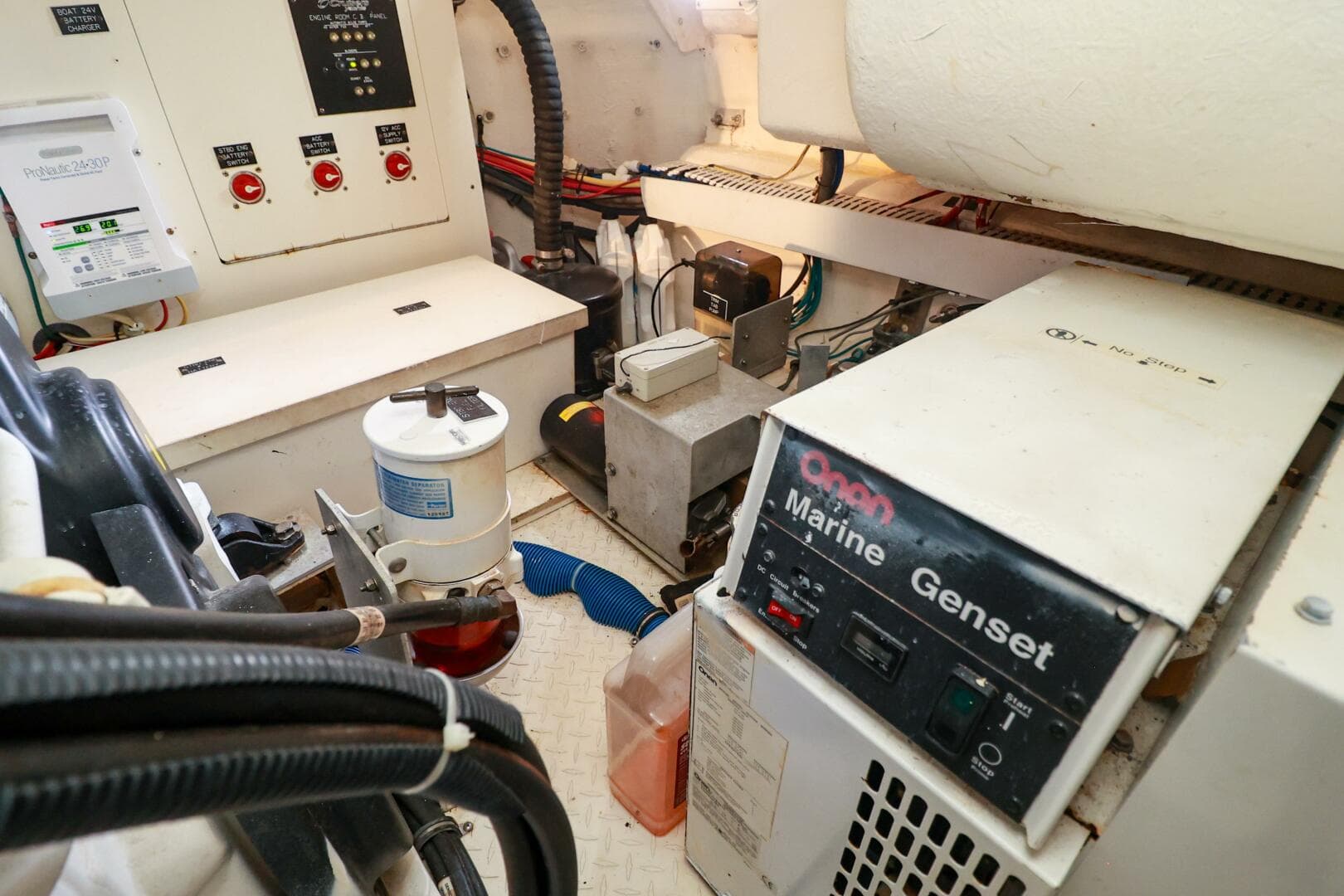 2007 Cruisers 520 Express