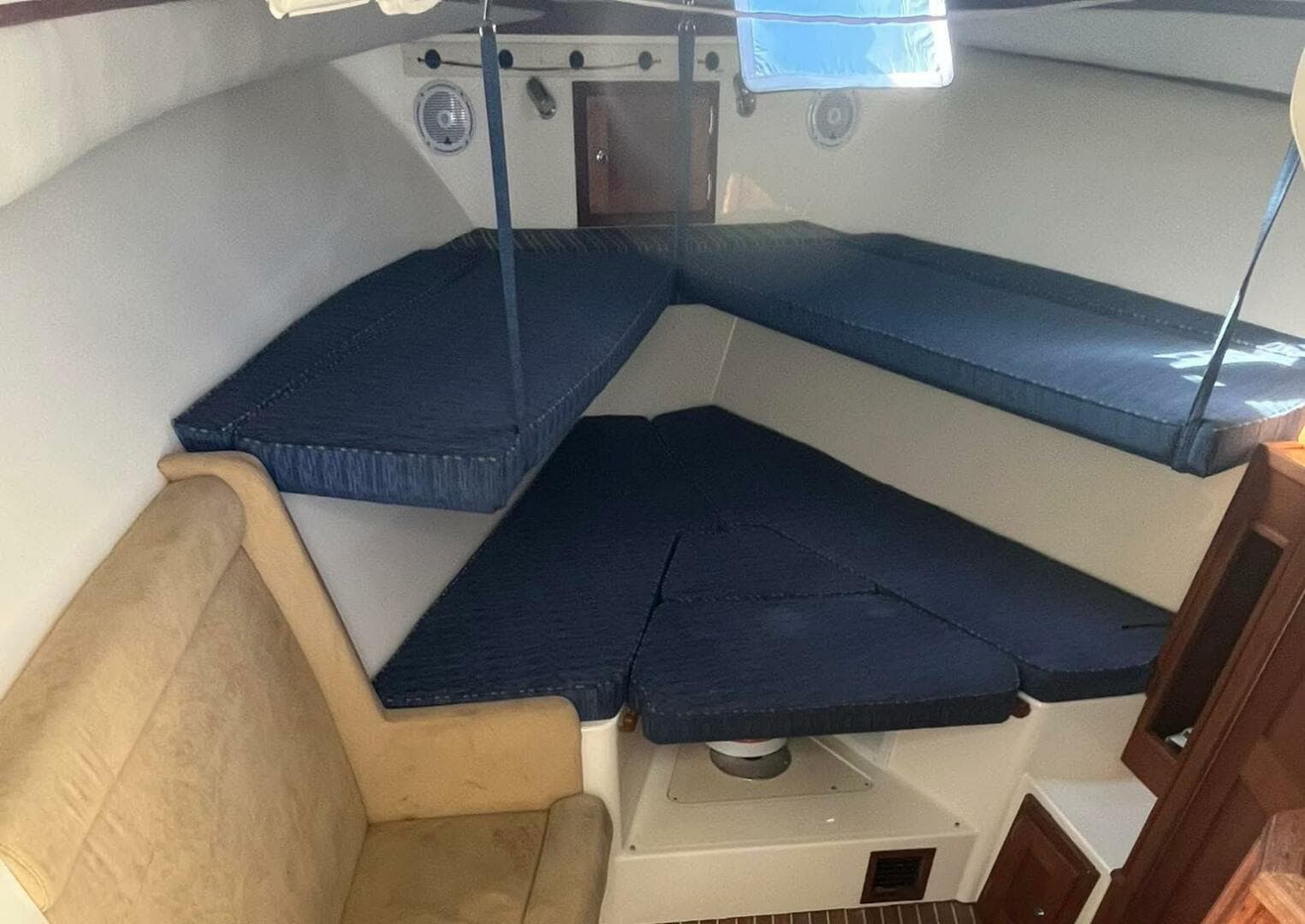 2005 Albemarle 310 Sport Fisherman