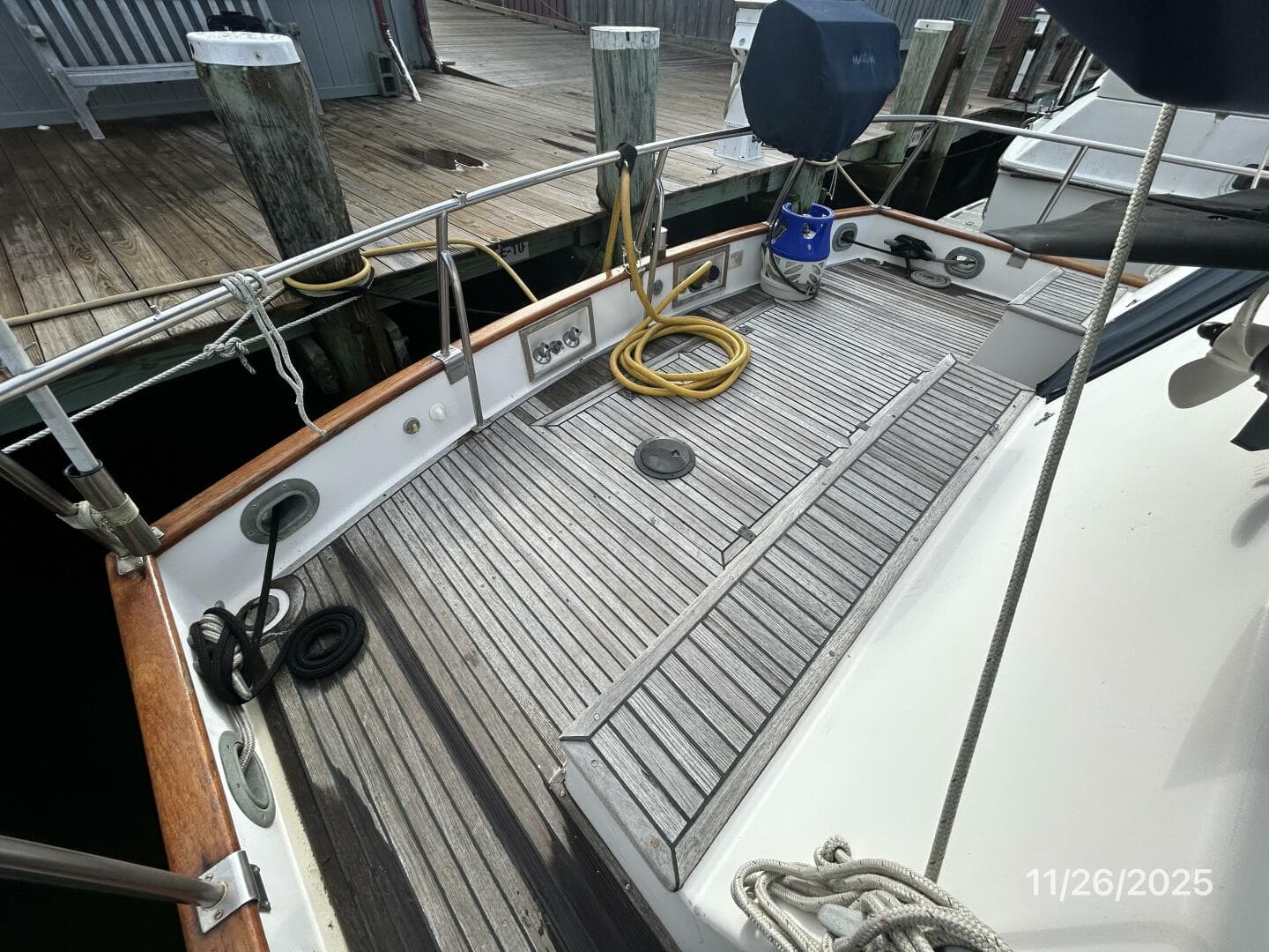 42' Grand Banks aftdeck2