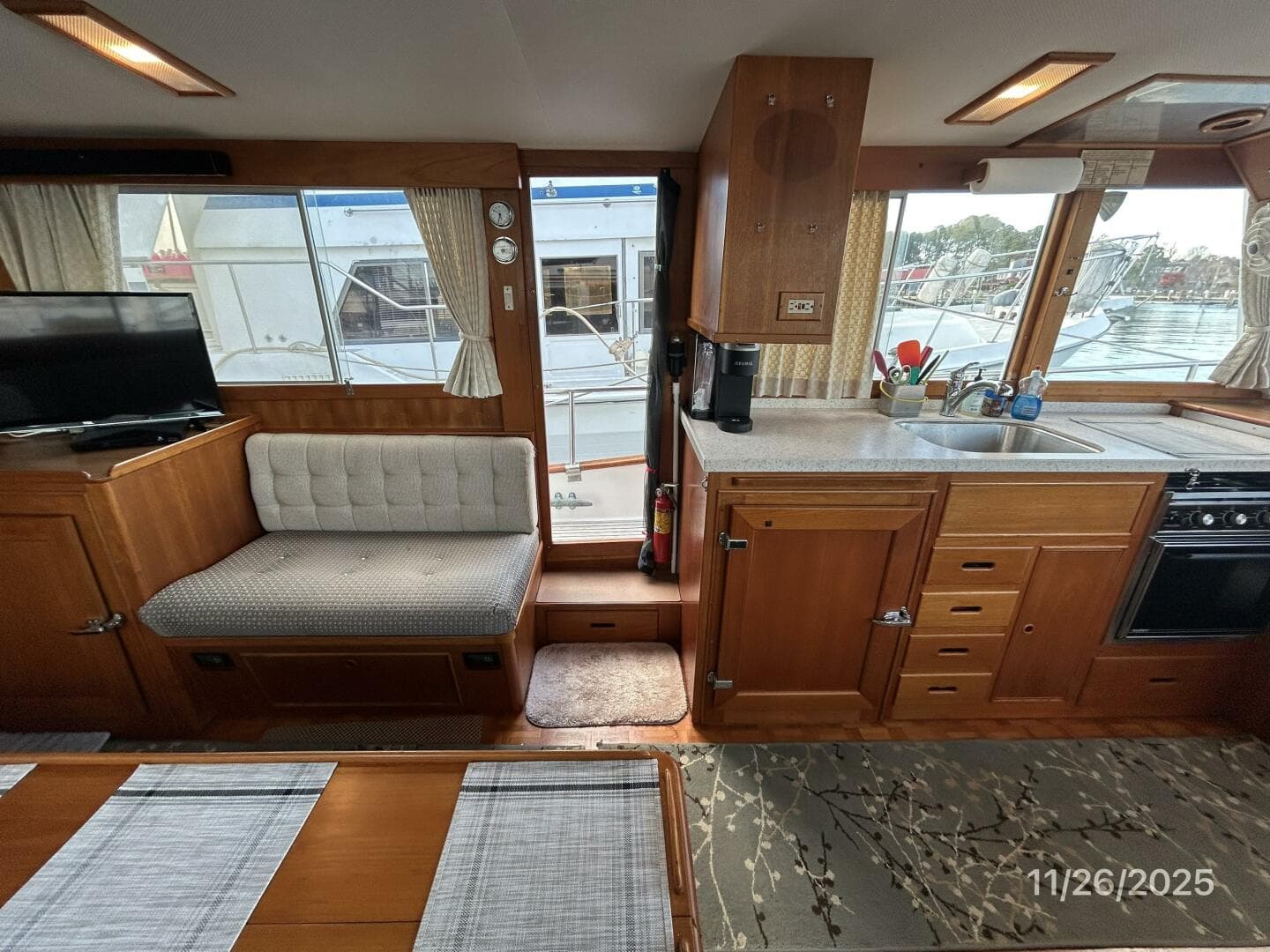 42' Grand Banks salon port