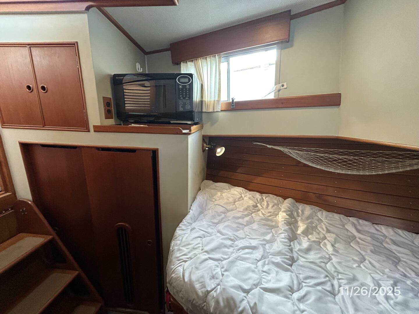 42' Grand Banks guest stateroom port