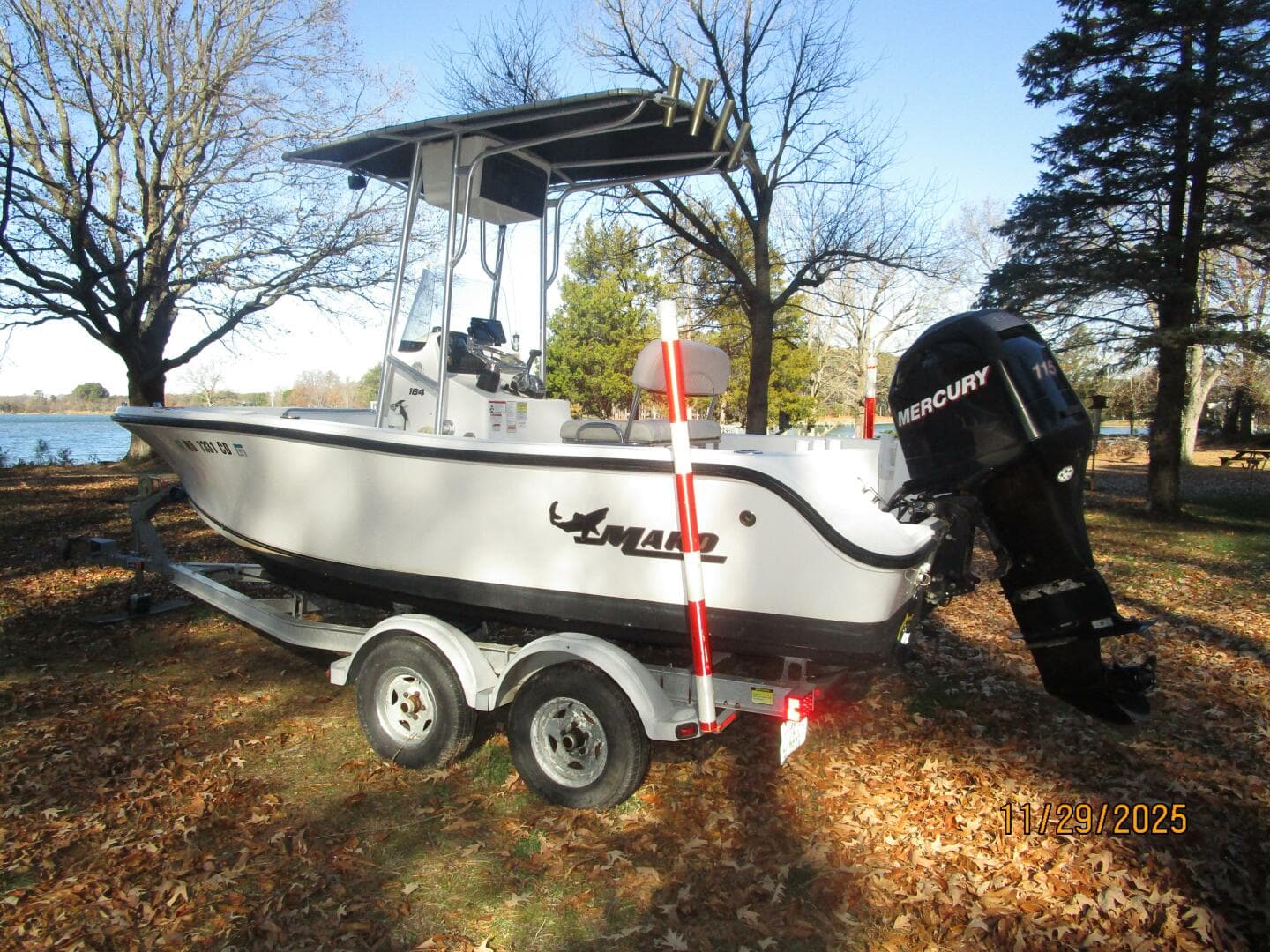 18' Mako port aft profile