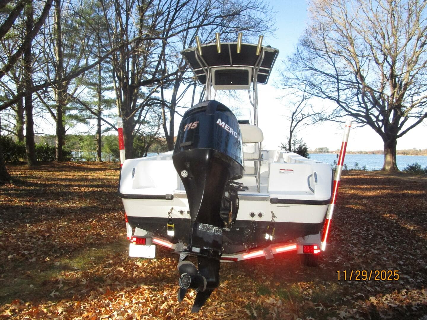18' Mako aft profile