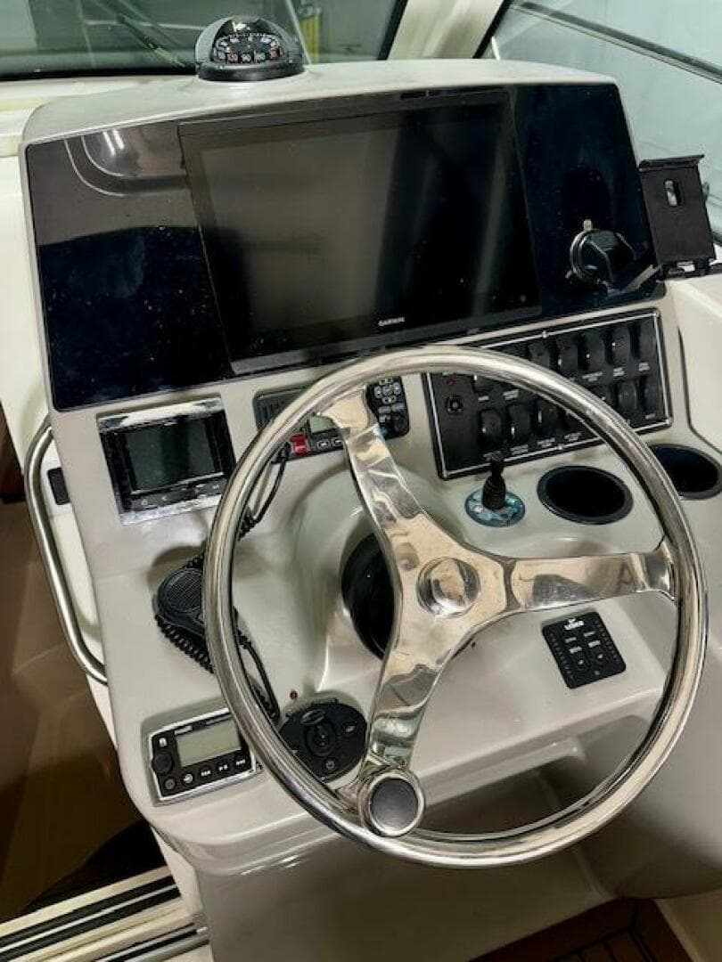 2016 Boston Whaler 285 Conquest